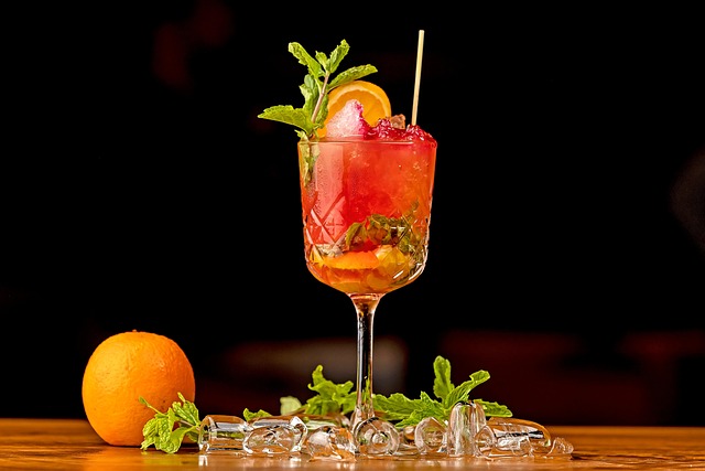 Saber hacer cocteles es muy importante en un hotel.